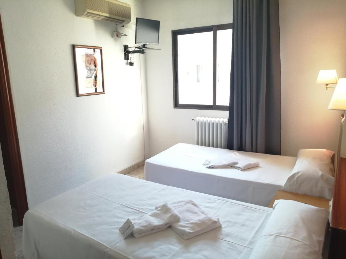 הואסקה Hostal Jaime I מראה חיצוני תמונה