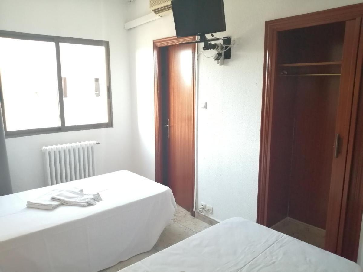 הואסקה Hostal Jaime I מראה חיצוני תמונה