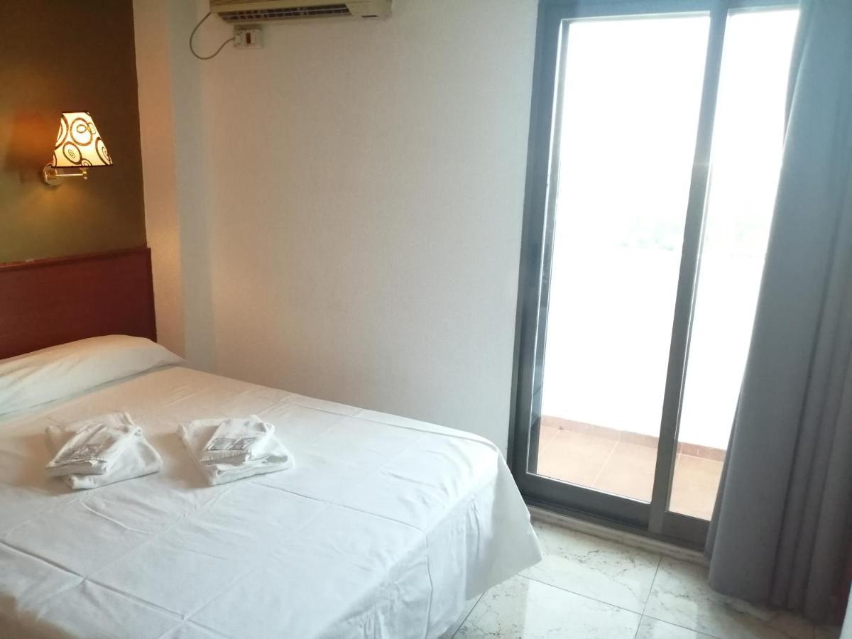 הואסקה Hostal Jaime I מראה חיצוני תמונה