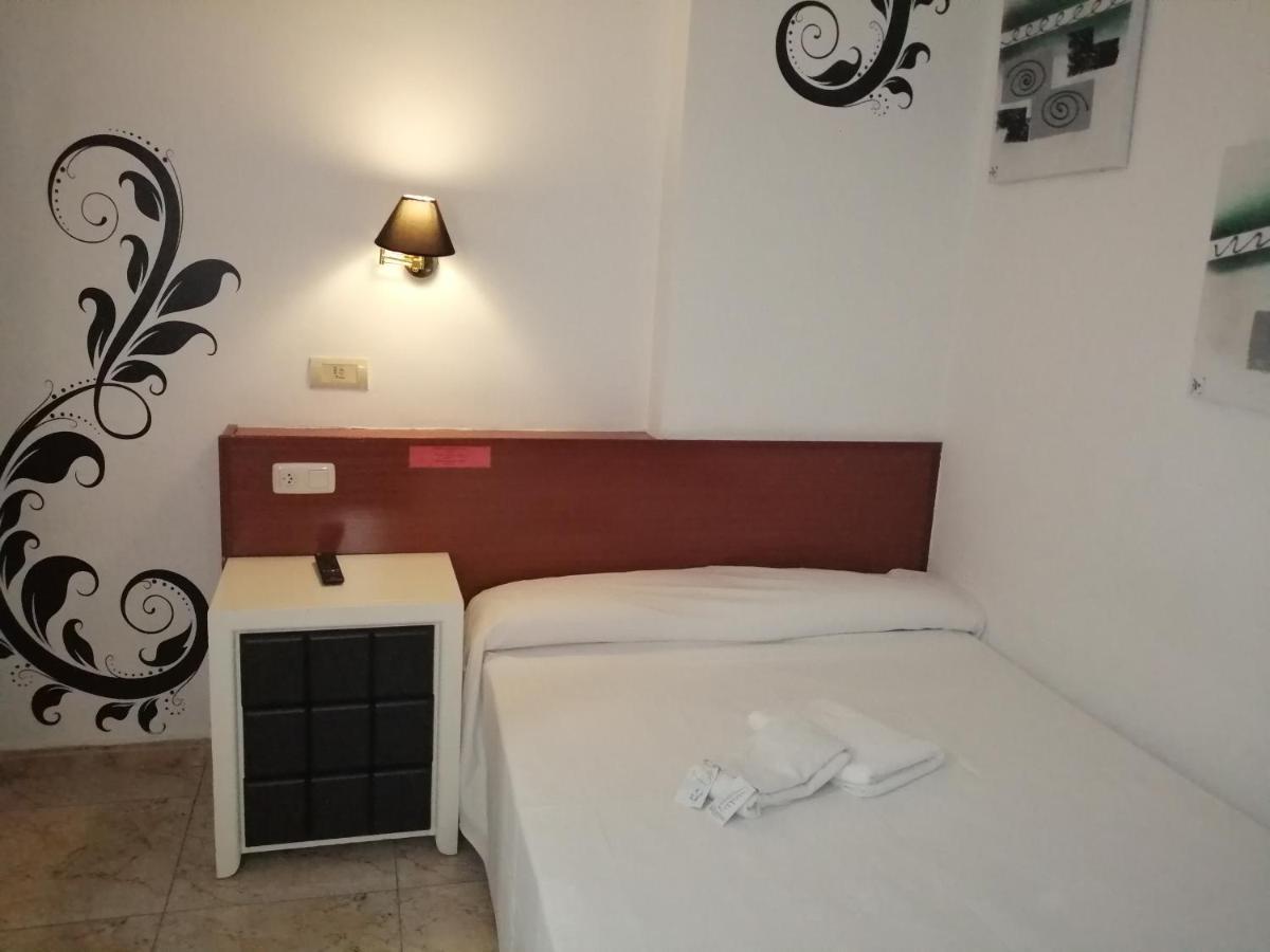 הואסקה Hostal Jaime I מראה חיצוני תמונה