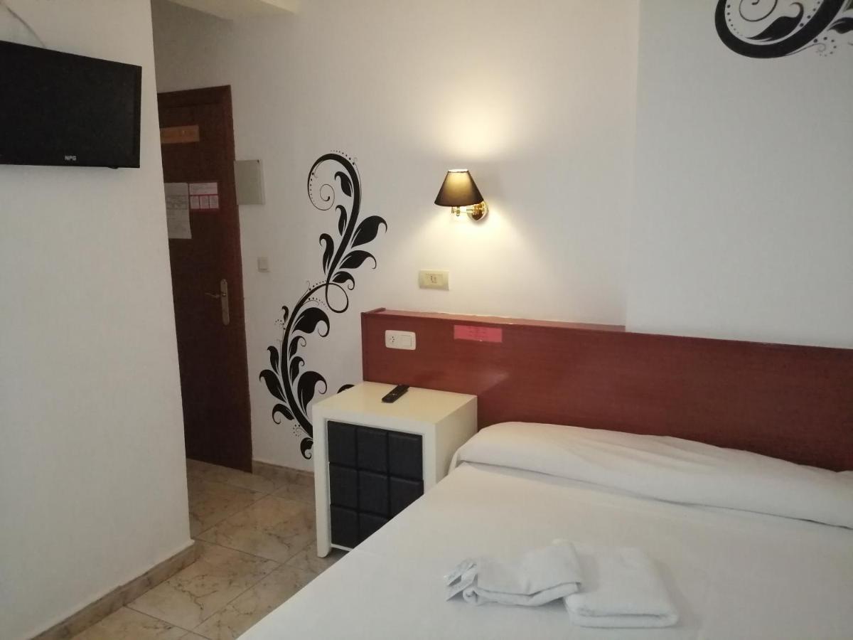 הואסקה Hostal Jaime I מראה חיצוני תמונה