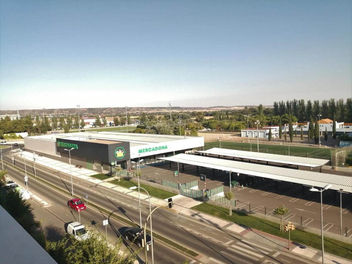 הואסקה Hostal Jaime I מראה חיצוני תמונה