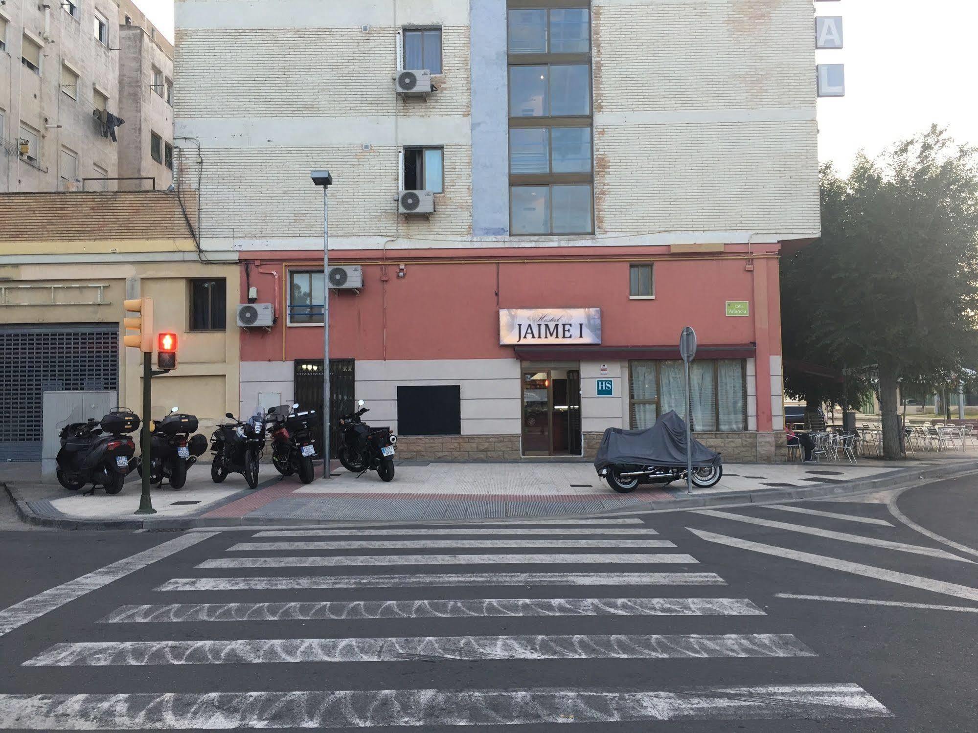 הואסקה Hostal Jaime I מראה חיצוני תמונה