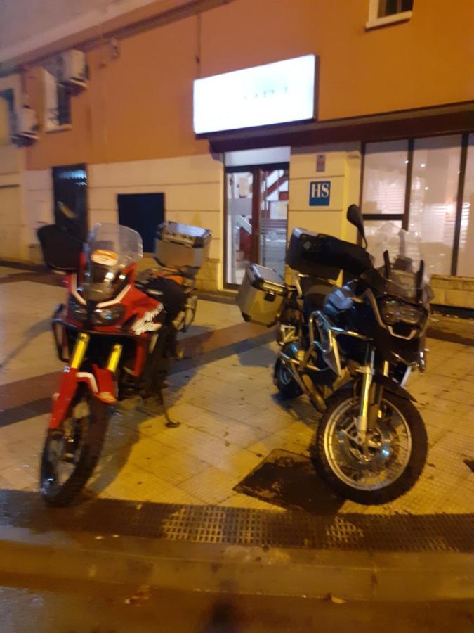 הואסקה Hostal Jaime I מראה חיצוני תמונה