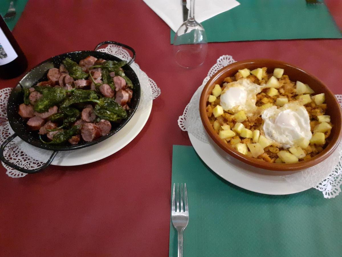 הואסקה Hostal Jaime I מראה חיצוני תמונה